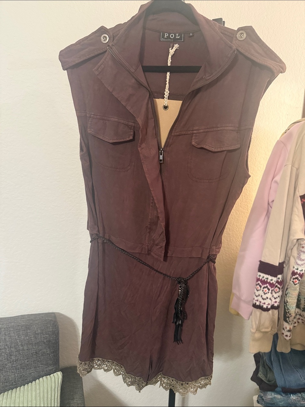 POL brown sleeveless romper with flap pockets #036 - Picture 4 of 7